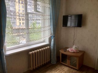 In chirie  apartament cu 2 odai, Riscanovca str.M.Costin linga Park.Pret 180 euro. foto 1