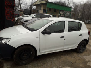 Dacia Sandero foto 2