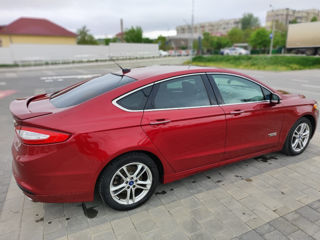 Ford Fusion foto 2