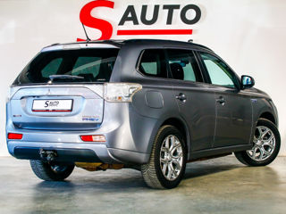 Mitsubishi Outlander foto 3