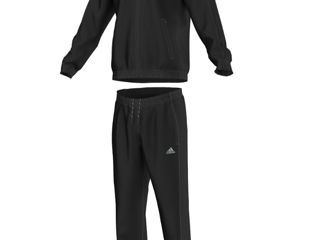 Costum sportiv Adidas