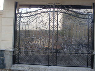 Porți, garduri, balustrade, copertine , gratii, uși  metalice și alte confecții din fier forjat. foto 11