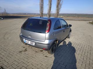 Opel Corsa foto 1