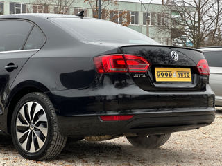 Volkswagen Jetta foto 5