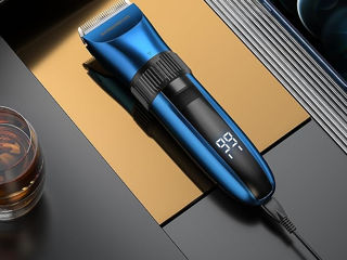 Trimmer profesional fără fir BarberBoss QR-2082 și accesorii pentru frezat 8 culori foto 2