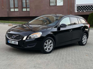 Volvo V60 foto 2