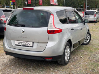 Renault Grand Scenic foto 2