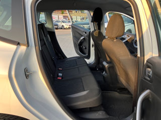 Peugeot 2008 фото 15