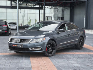 Volkswagen Passat CC foto 1