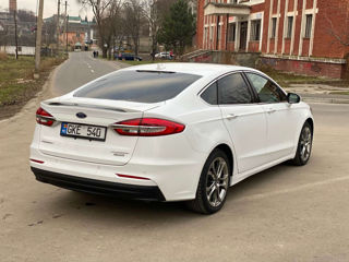 Ford Fusion foto 3