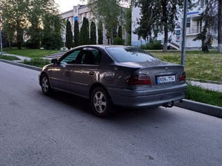 Toyota Avensis foto 6