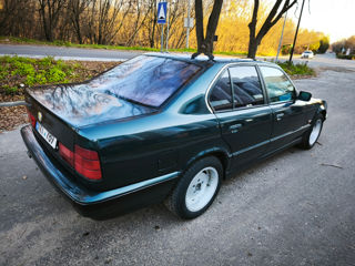 BMW 5 Series foto 2