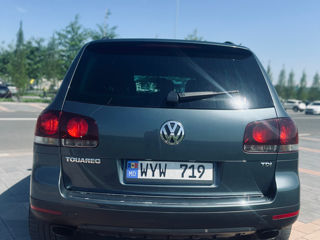 Volkswagen Touareg foto 2