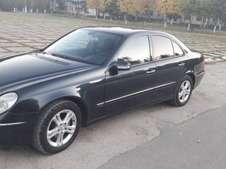 Mercedes E Class foto 2