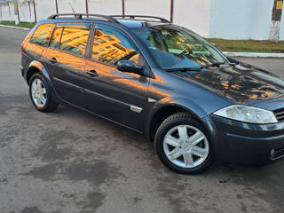 Renault Megane foto 2