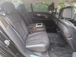 BMW 7 Series foto 3