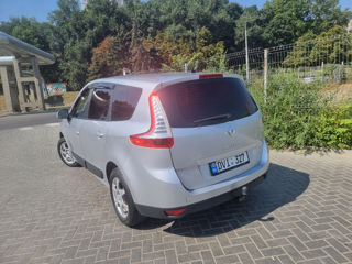 Renault Grand Scenic foto 2