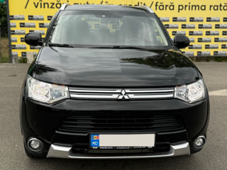 Mitsubishi Outlander foto 2