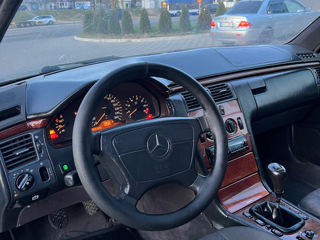 Mercedes E-Class foto 9