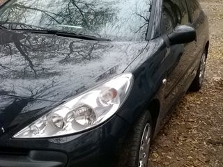 Peugeot 206 foto 1