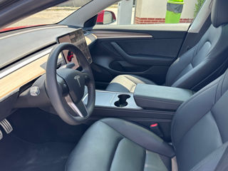 Tesla Model 3 foto 3