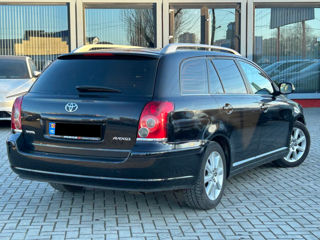 Toyota Avensis foto 4