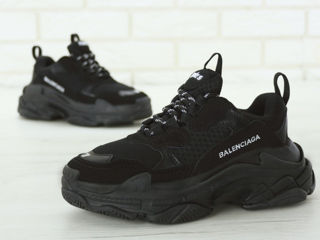 Balenciaga Triple S All Black Unisex foto 5