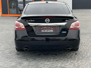 Nissan Altima foto 6