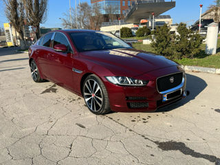 Jaguar XE foto 3