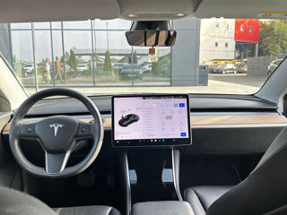 Tesla Model 3 foto 6