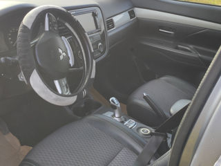 Mitsubishi Outlander Plagin Ghibrid 2.0 foto 3