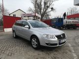 Volkswagen Passat foto 3