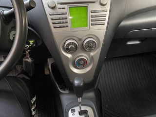 Toyota Yaris foto 6