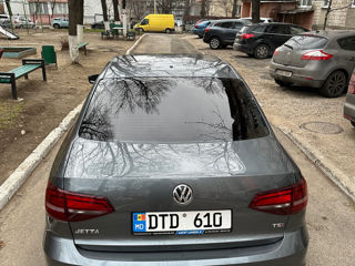 Volkswagen Jetta foto 3