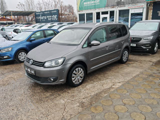 Volkswagen Touran foto 3