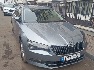 Skoda Superb foto 2