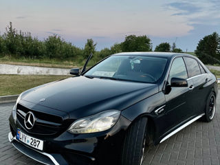 Mercedes E-Class foto 1