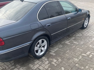 BMW 5 Series foto 3