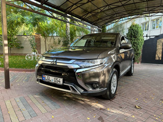 Mitsubishi Outlander foto 2