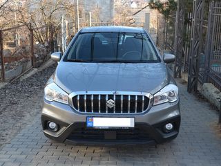 Suzuki S-Cross foto 1