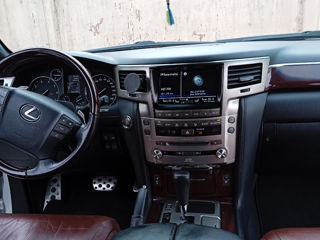 Lexus LX Series foto 6