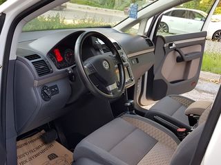 Volkswagen Touran foto 5