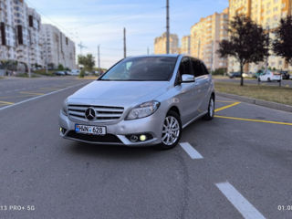 Mercedes B-Class foto 1