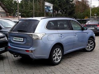 Mitsubishi Outlander foto 2