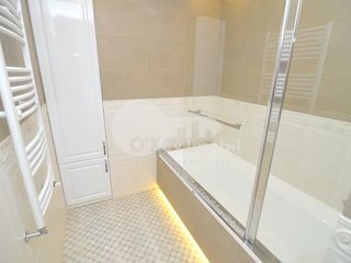 Penthouse de lux, 5 dormitoare + living, 205 mp, reparație calitativă, Centru  250000 € foto 9