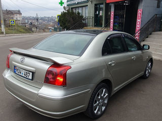 Toyota Avensis foto 4