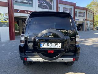 Mitsubishi Pajero foto 5