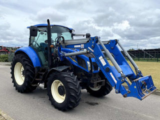 New Holland foto 3