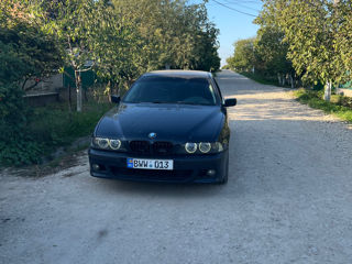 BMW 5 Series foto 4