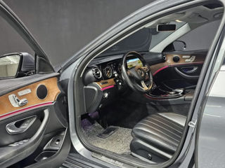 Mercedes E-Class foto 8